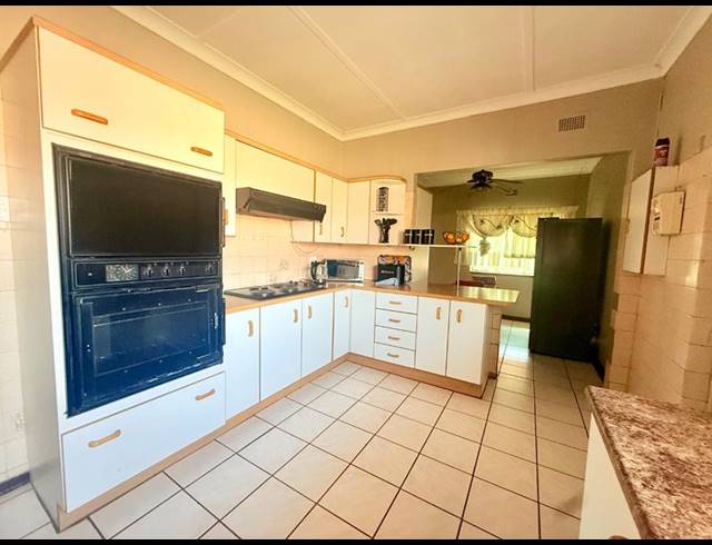 3 BEDROOM HOUSE FOR SALE IN VANDERBIJLPARK CE 1
